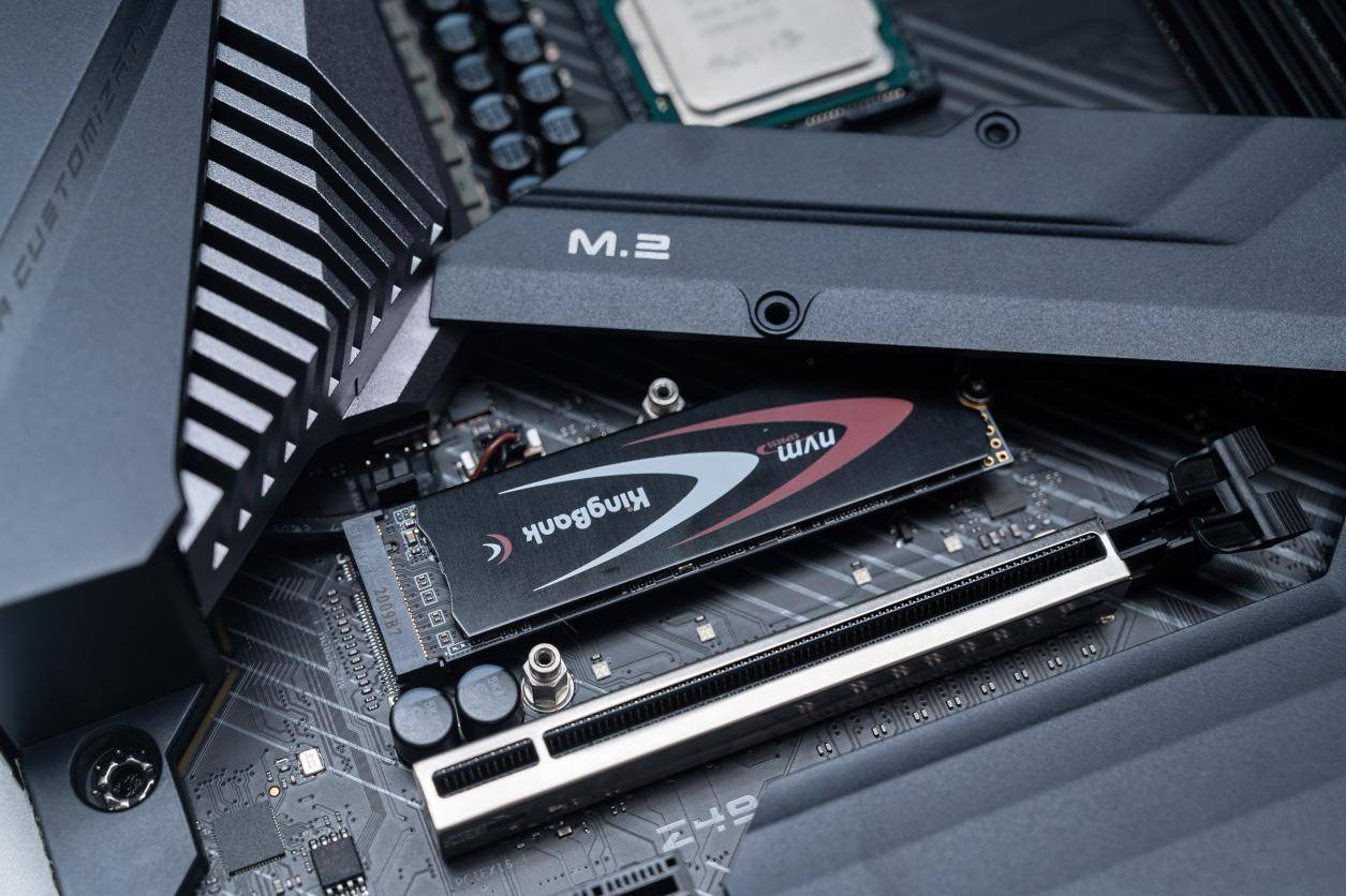 英特尔10代cpu能搭配的主板,英特尔10代cpu是钎焊吗