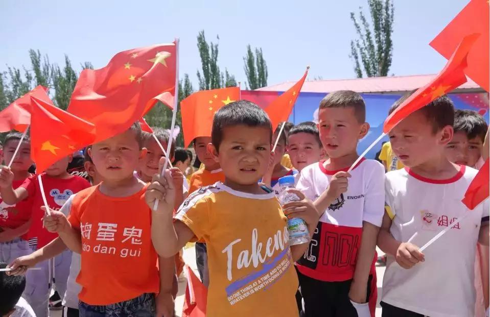 让祖国的花朵在阳光下茁壮成长,童心颂祖国六一儿童节活动简报