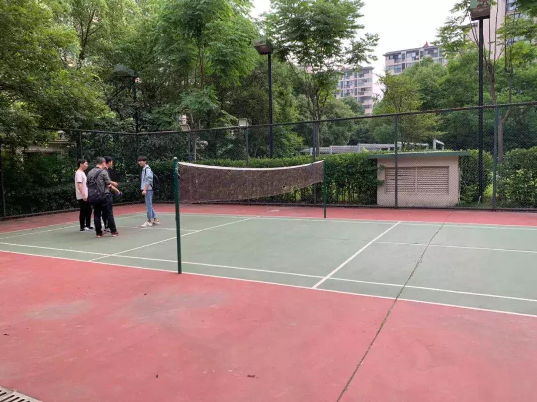 我叫雅居乐花园，我只想做个安安静静的*男美**子