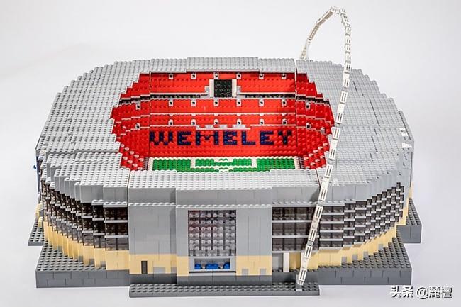 乐高曼联老特拉福德足球场,用积木拼足球球场