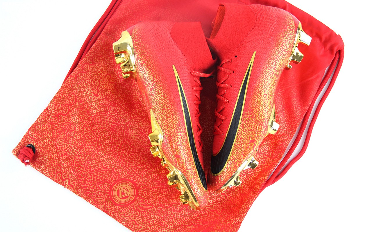 2024年最火的足球鞋,专为中国人脚型设计的足球鞋