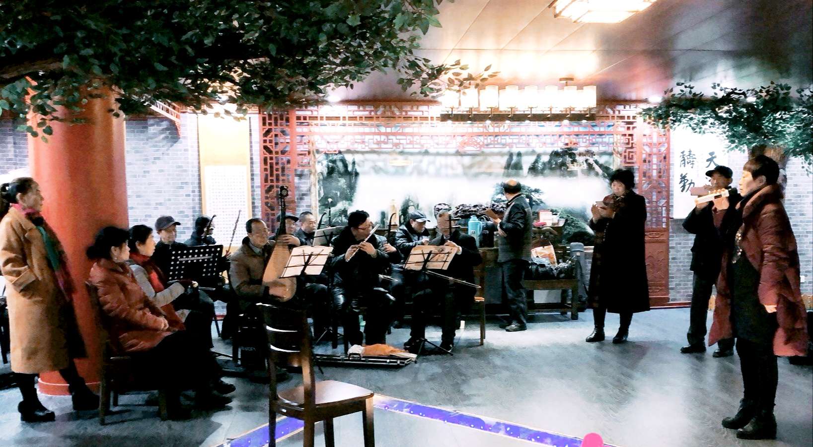 走一起去看美景,走一起去看戏