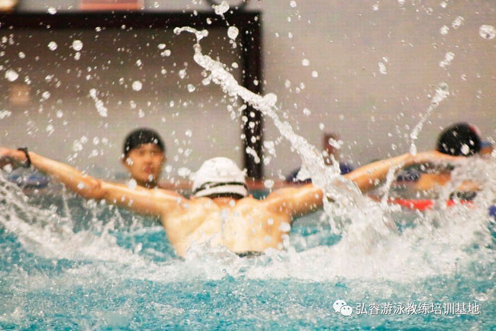 怕耳朵进水怎么学习游泳,怎么克服游泳时耳朵进水的恐惧