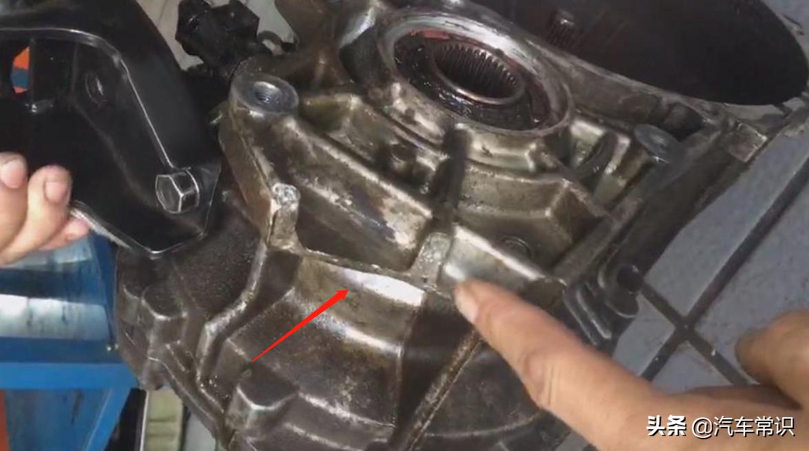 途胜行驶过程中加油没反应,现代途胜5万公里发动机漏油