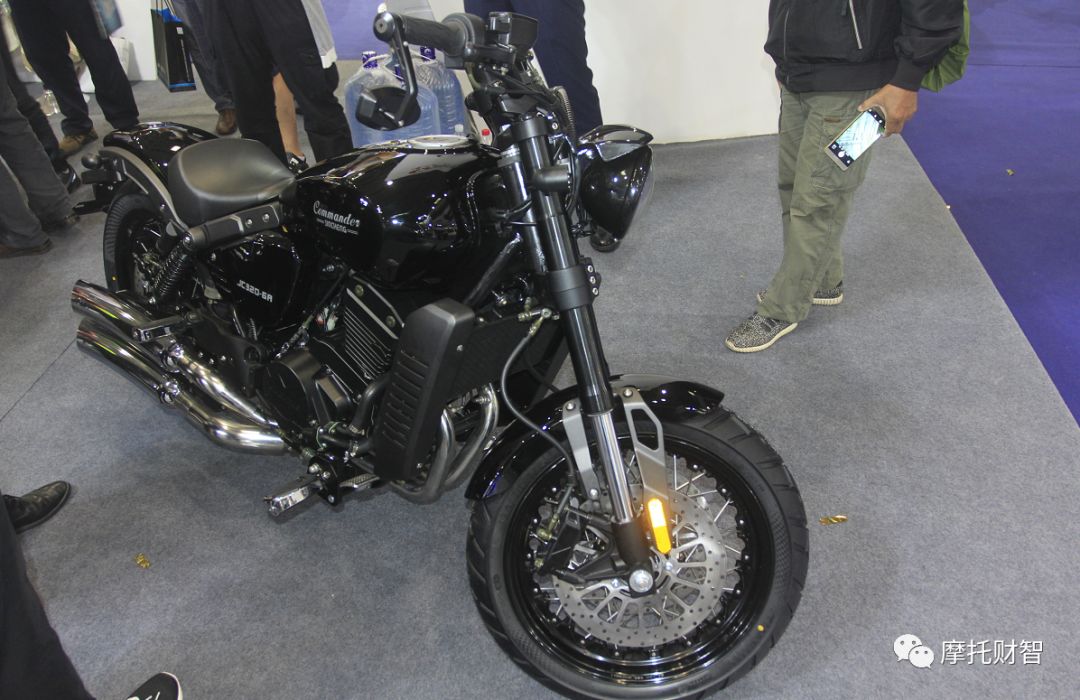 国产中量级美式巡航太子，金城350亮相重庆摩博会