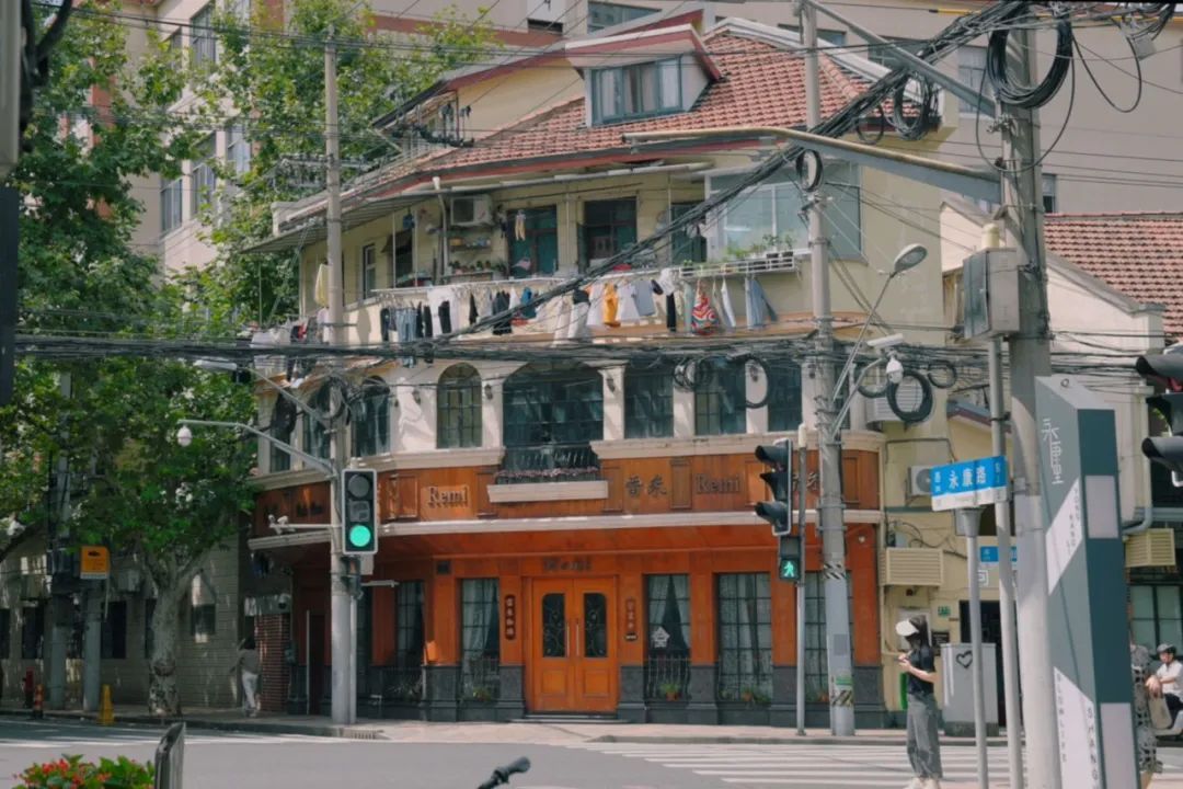 4个好友买了联排别墅,四个朋友改造上海出租房