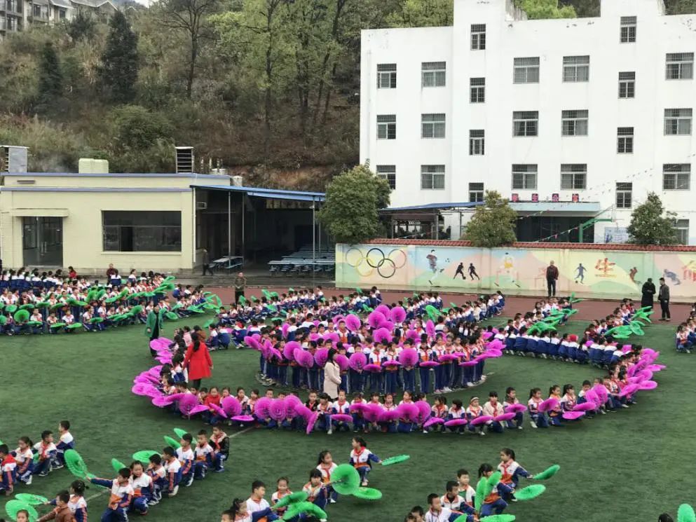 越秀|扶贫路上的越秀人,体育名师周活新:用爱与责任,在粤黔两地搭一座桥