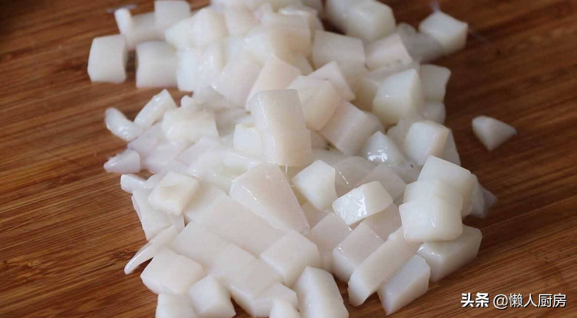 大墨鱼整个红烧,墨鱼水饺墨鱼和肉的比例