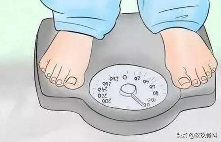 吹空调会觉得关节凉是怎么回事,吹空调膝关节酸痛怎么办