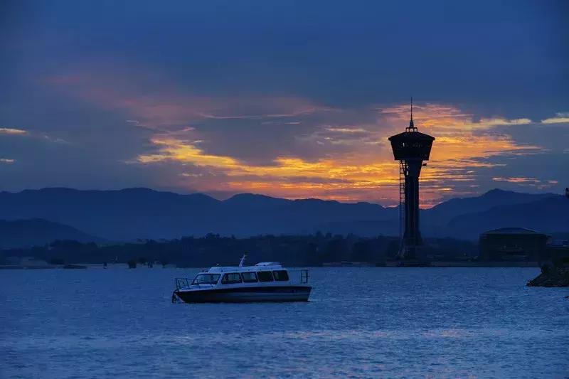 中国十大湖泊最美景点,十大风景最美的湖泊排行榜