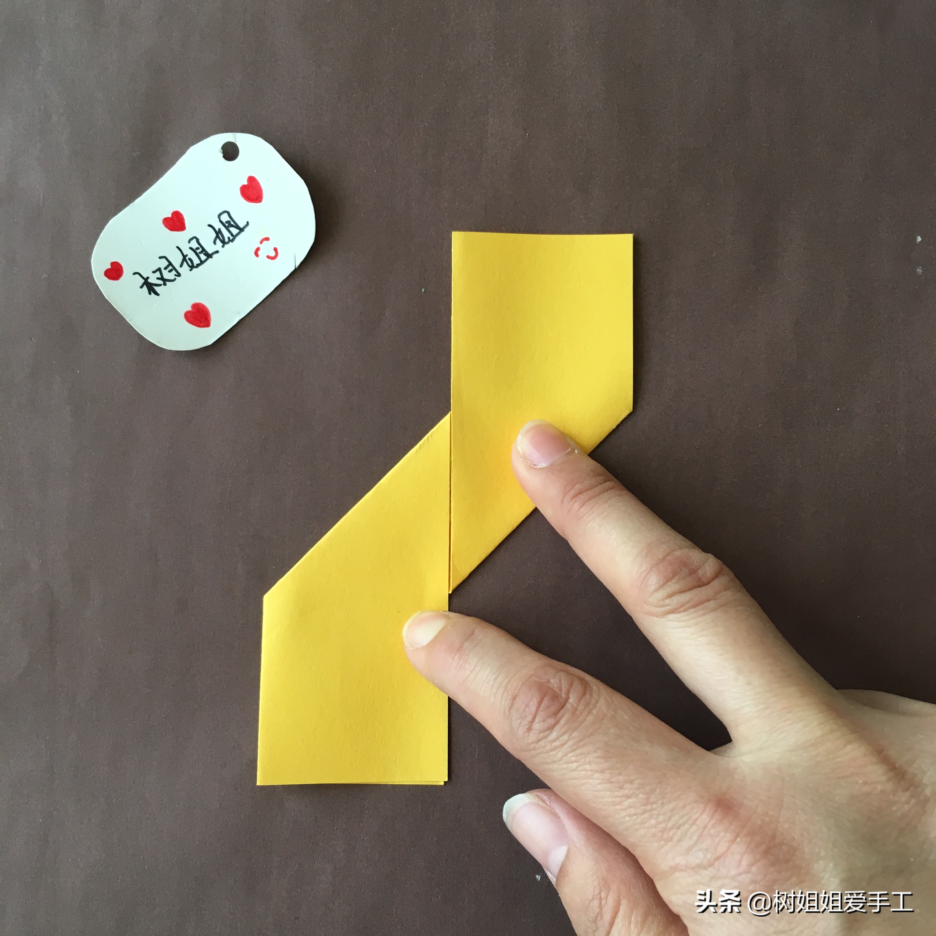 亲子折纸陀螺三张纸简单,用三张正方形的纸做一个飞镖陀螺