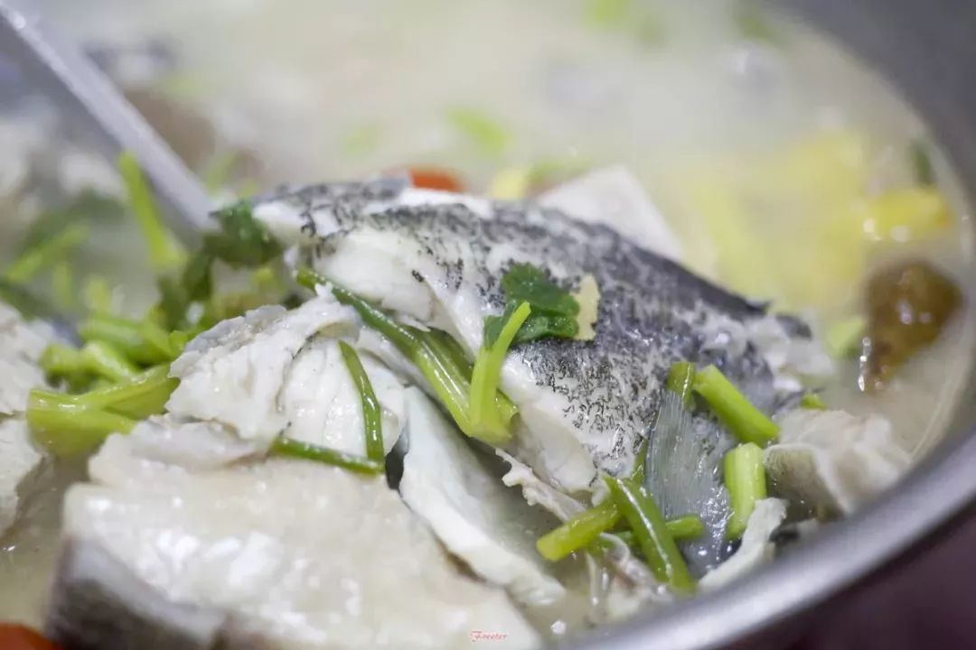 我们跟着本地人吃完这十家店，做了一份最靠谱的三亚美食线路