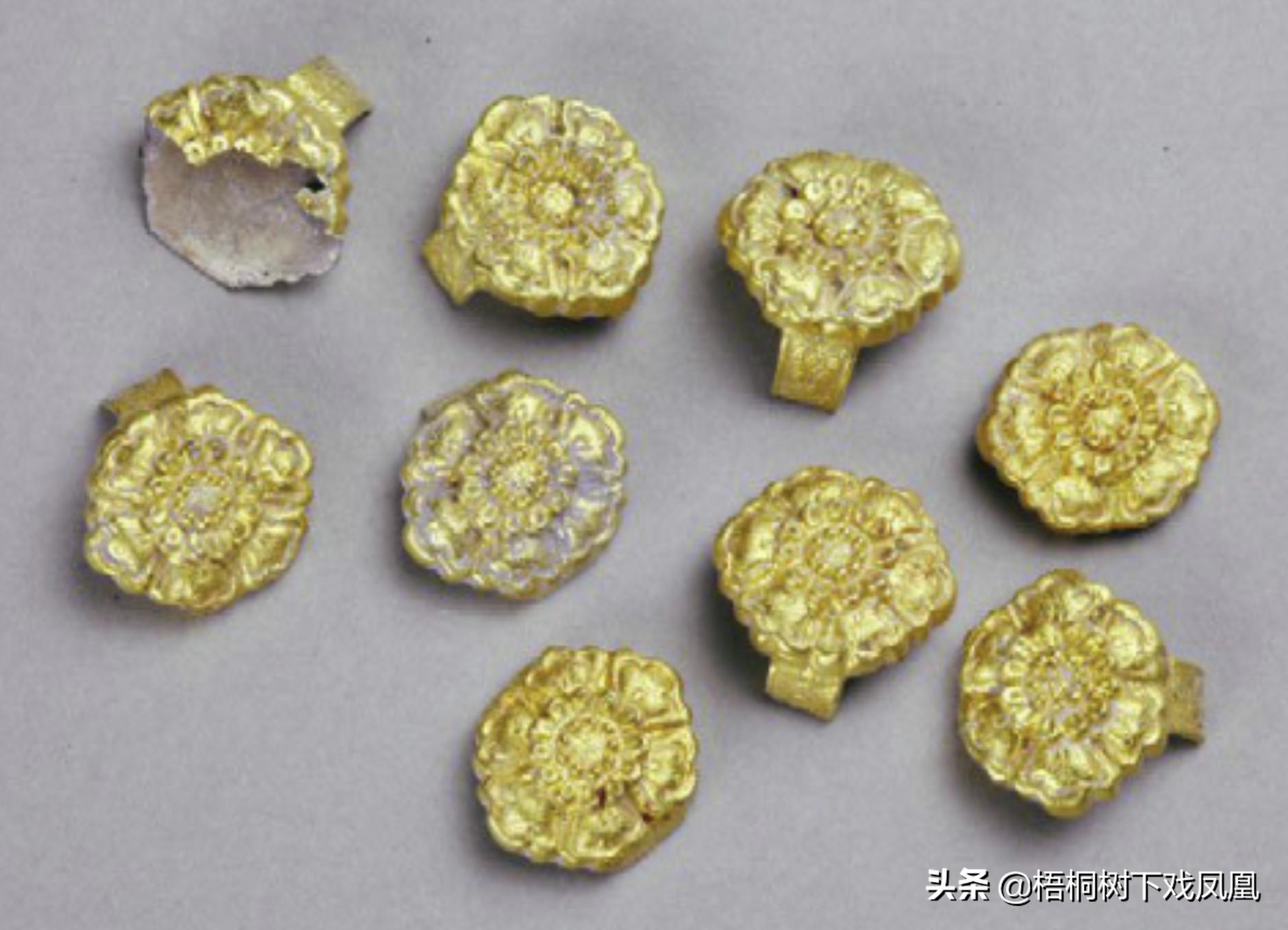 2017年几个山东人到内蒙古盗墓，租用一台挖掘机，称是“挖沙子”