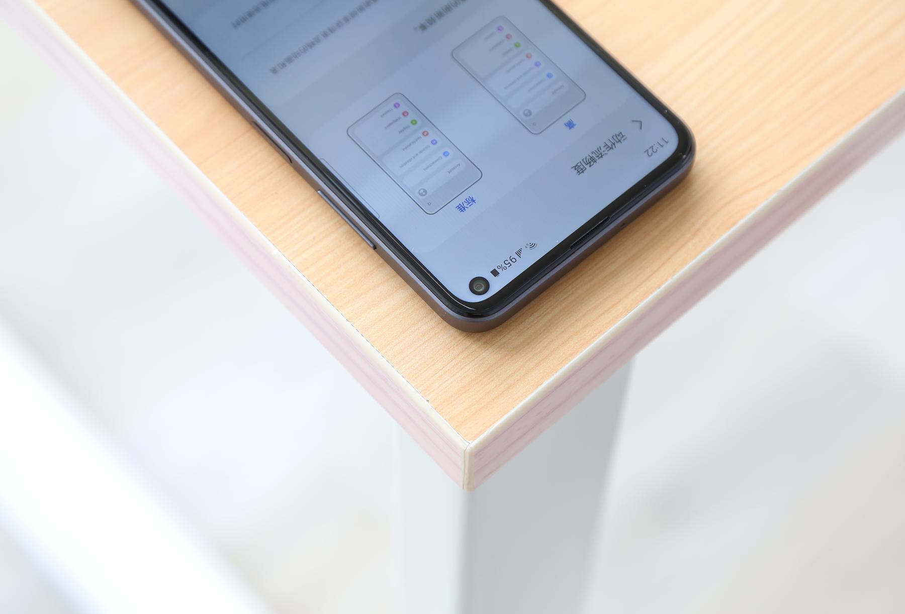 三星galaxyf525g开售,三星galaxyf52官方标配包含哪些