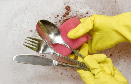 用洗洁精洗碗手发痒怎么办,洗洁精为什么会伤手