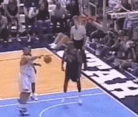 nba2kol文斯卡特98版扣篮动作,文斯卡特大风车扣篮背后角度