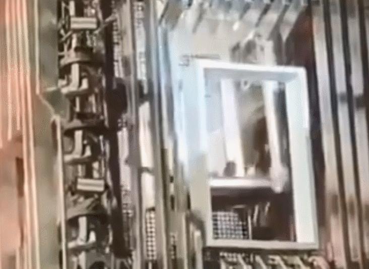 张杰演唱会摔倒受伤完整版,张杰意外摔伤仍坚持演唱四小时