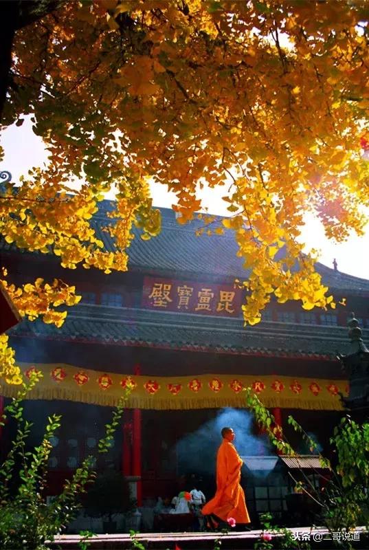 南京栖霞区燕子矶镇,明朝南京栖霞山上古寺