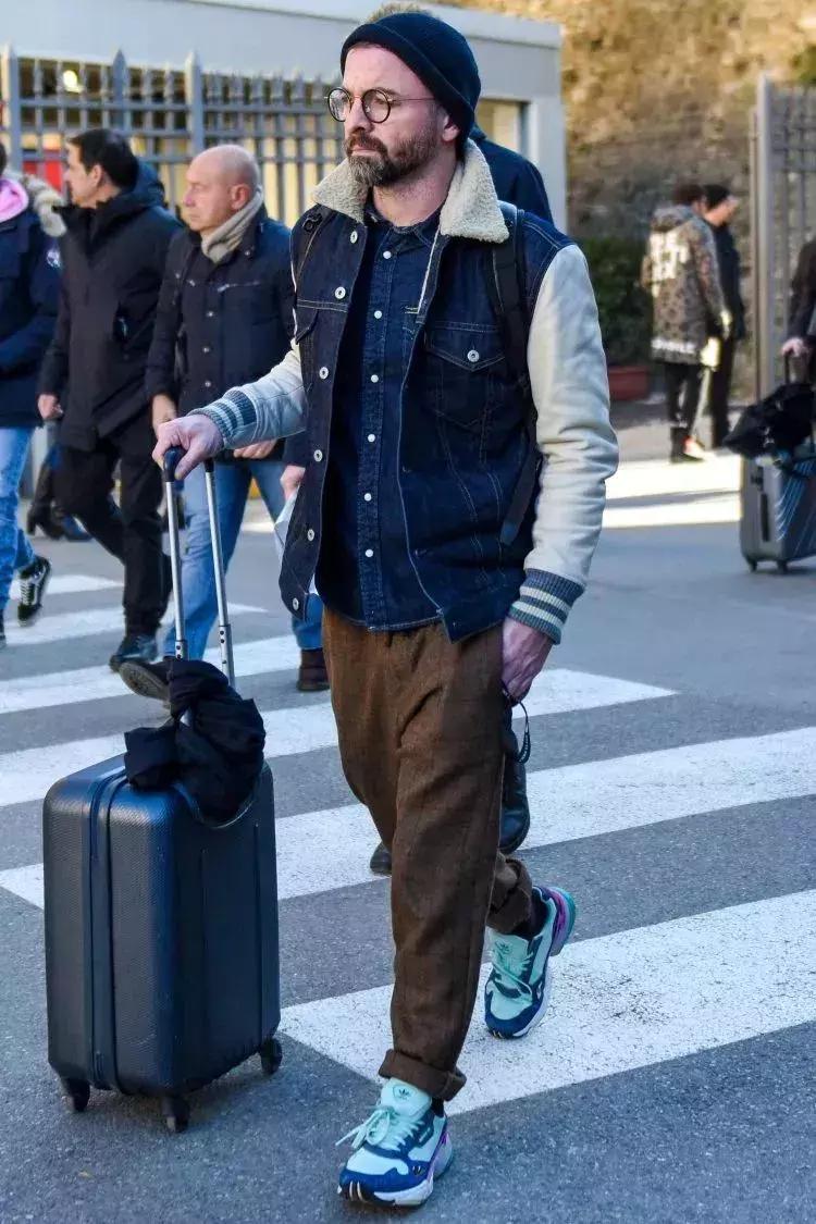 棒球服烂大街穿搭,棒球夹克优雅穿搭