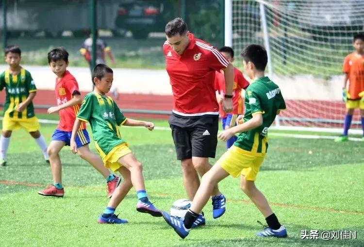 长着中国脸的外国足球运动员,长着外国脸