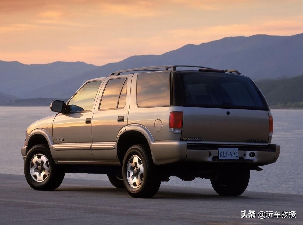 十万家用7座性价比最高的suv推荐,这2款高大威猛的同门7座suv你选谁