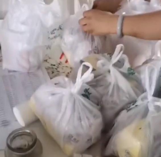 2岁孩子点五百份汉堡,2岁萌娃点500元汉堡