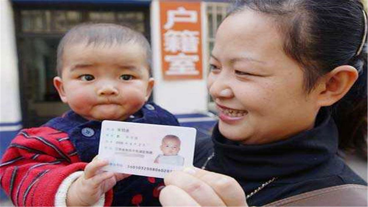 给宝宝起名字太大，孩子可能压不住背不起，家长要注意了