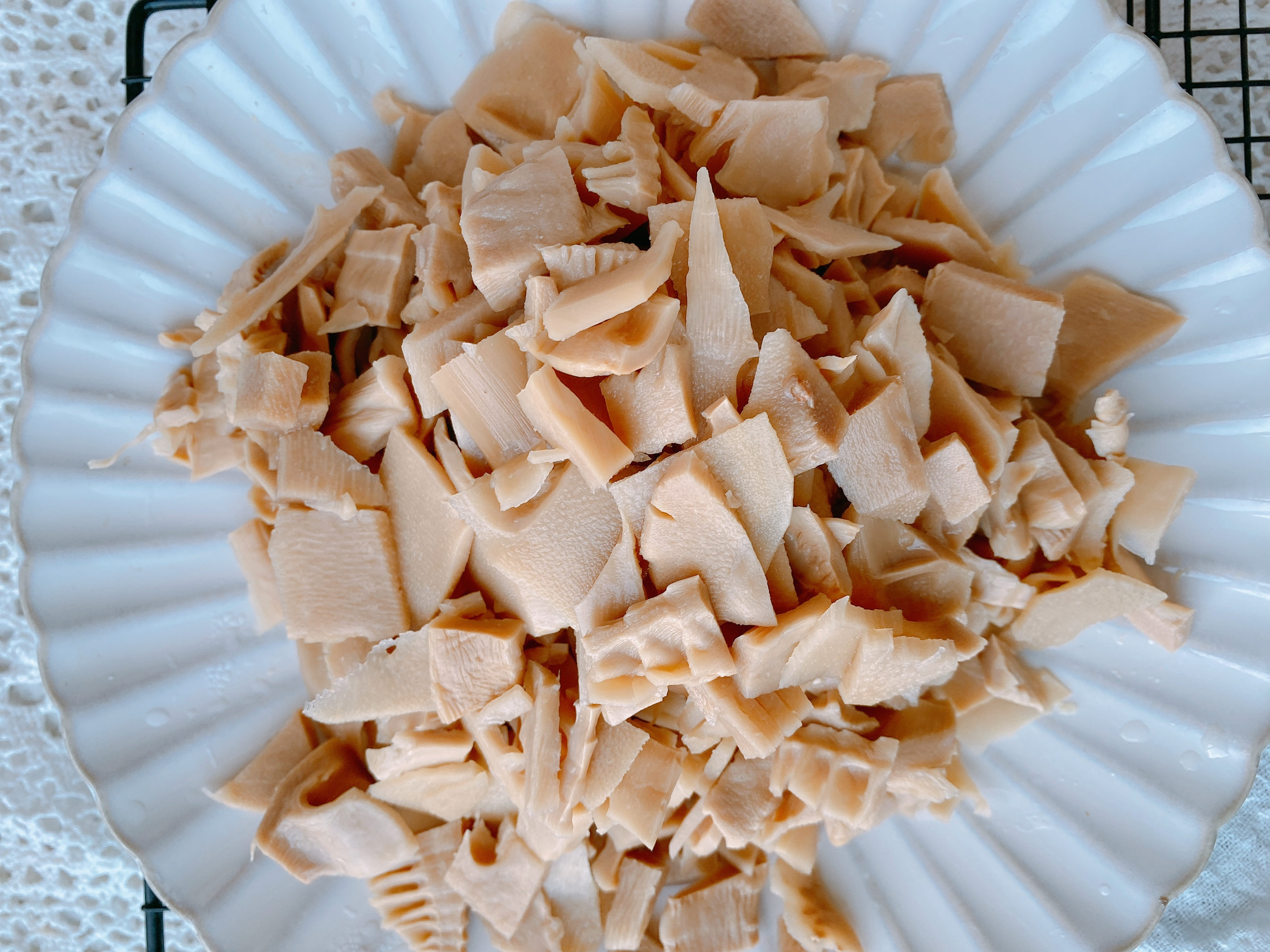 笋干怎样炒好吃又好看,笋干怎么炒又嫩又好吃