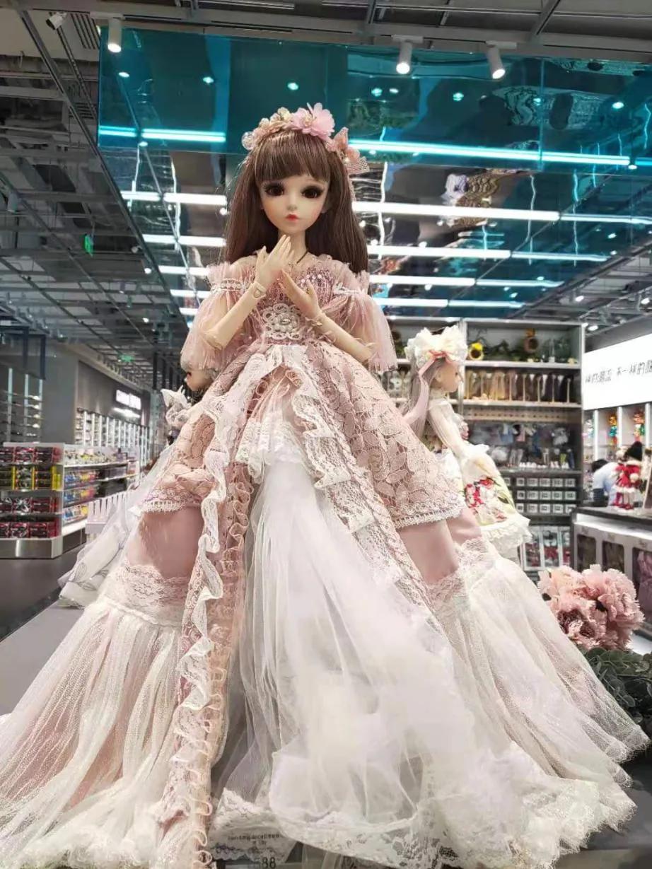 探店｜KK集团潮玩店X11：联名手办火热，背后是年轻人的情绪投射