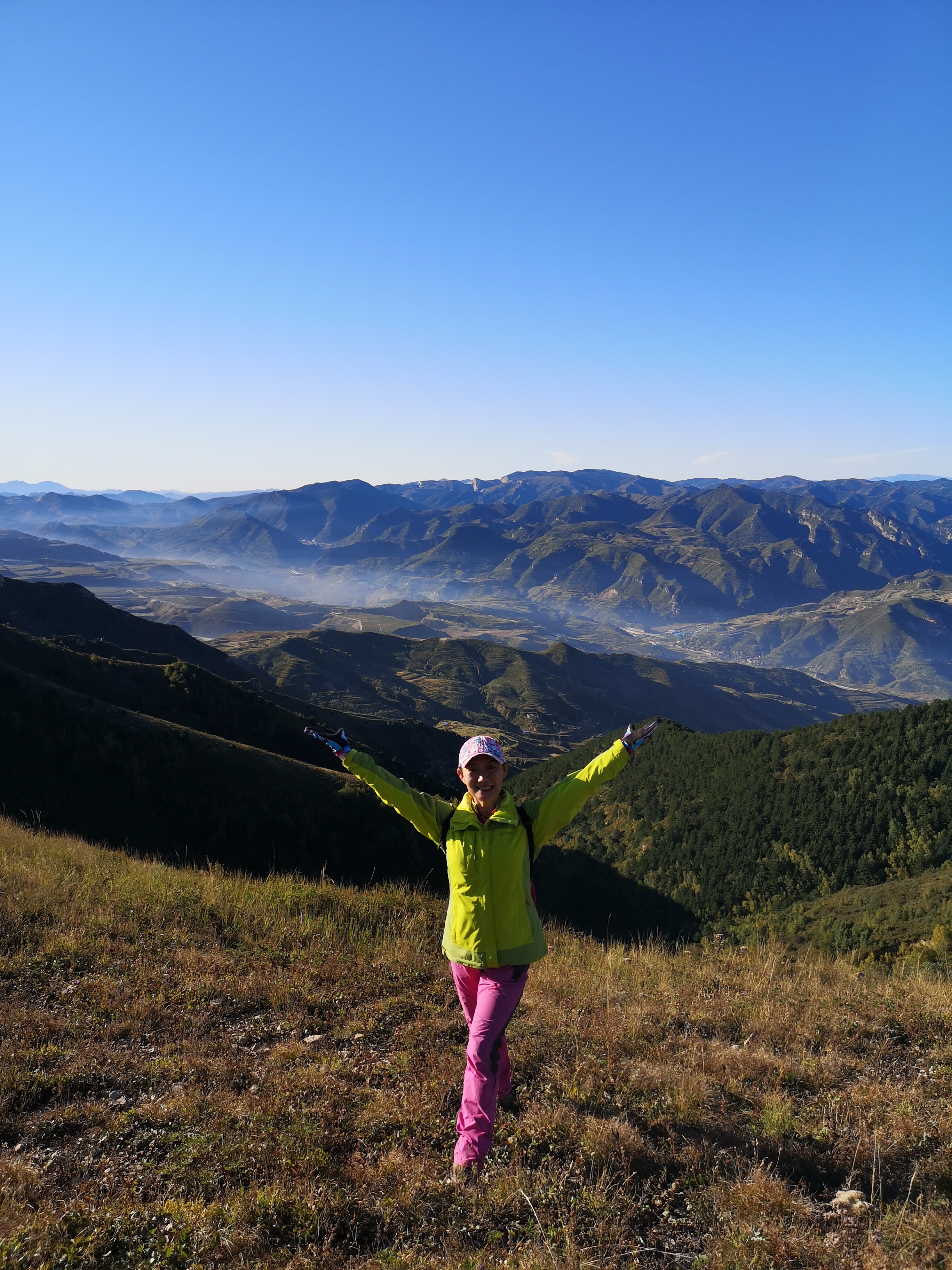 远征三晋凯旋还，飓风众人把酒欢