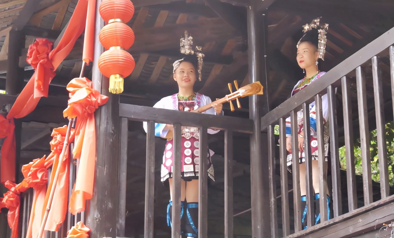 那个被资助的小女孩现在怎样了,第四套人民币纸币上的人