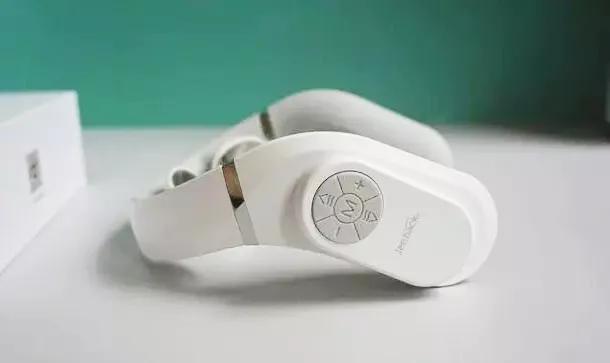 随身携带的颈椎按摩师，恒温42℃，15级力度调节，坐着躺着都能用