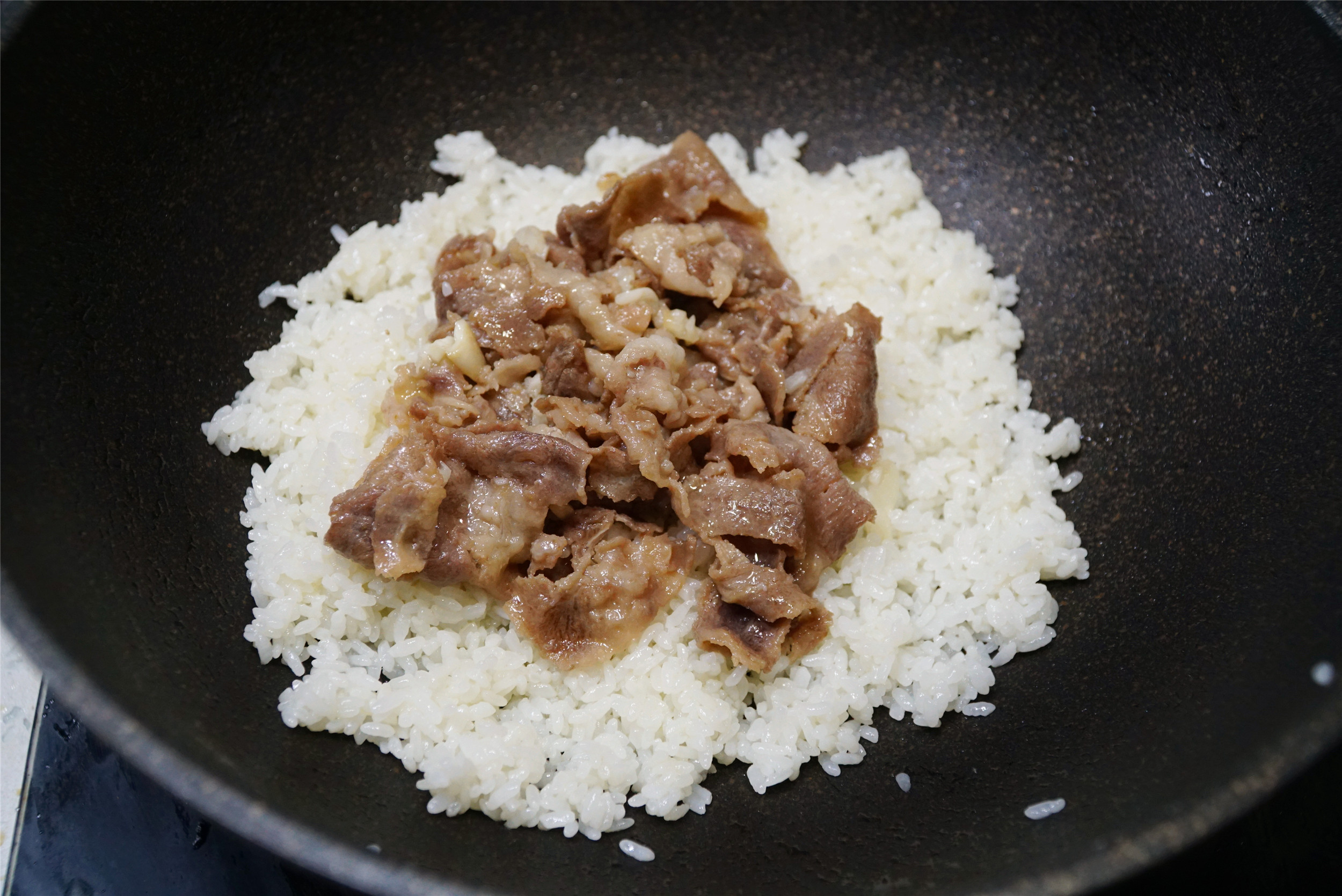 做炒饭最好的方法,怎么用隔夜米饭做炒饭