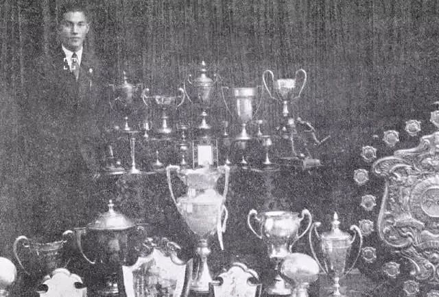 世界公认十大足球球王,跟贝利称为世界五大球王的国脚