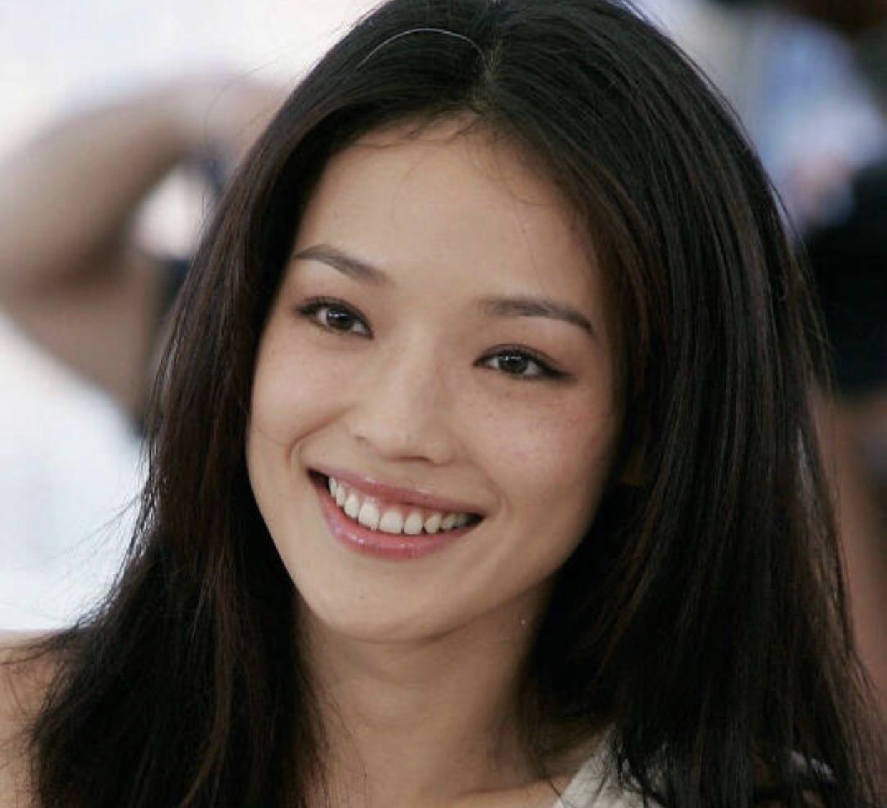 适合方脸的发型教程贵气有气质,短方脸的女生怎么矫正