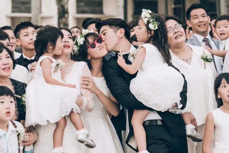 贾静雯修杰楷祝福梧桐妹,贾静雯晒咘咘温馨视频