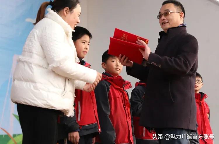 绵阳南山双语足球比赛,绵阳南山中学足球贡嘎杯决赛