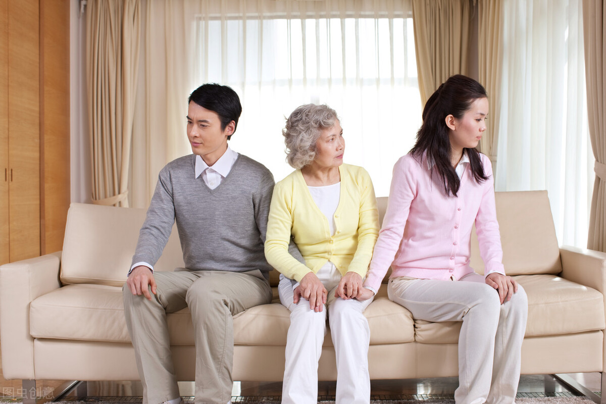 老人溺爱孩子的十种表现,老人溺爱孩子如何去纠正孩子