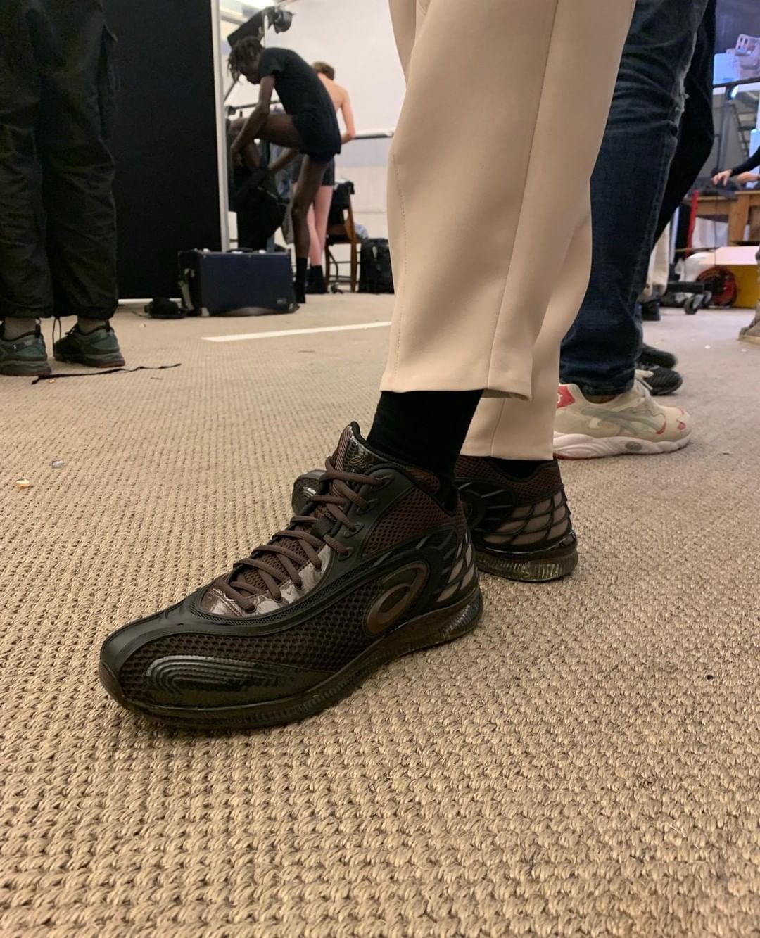 今年李宁新出的鞋中国风,李宁2021春夏巴黎时装周秀款鞋