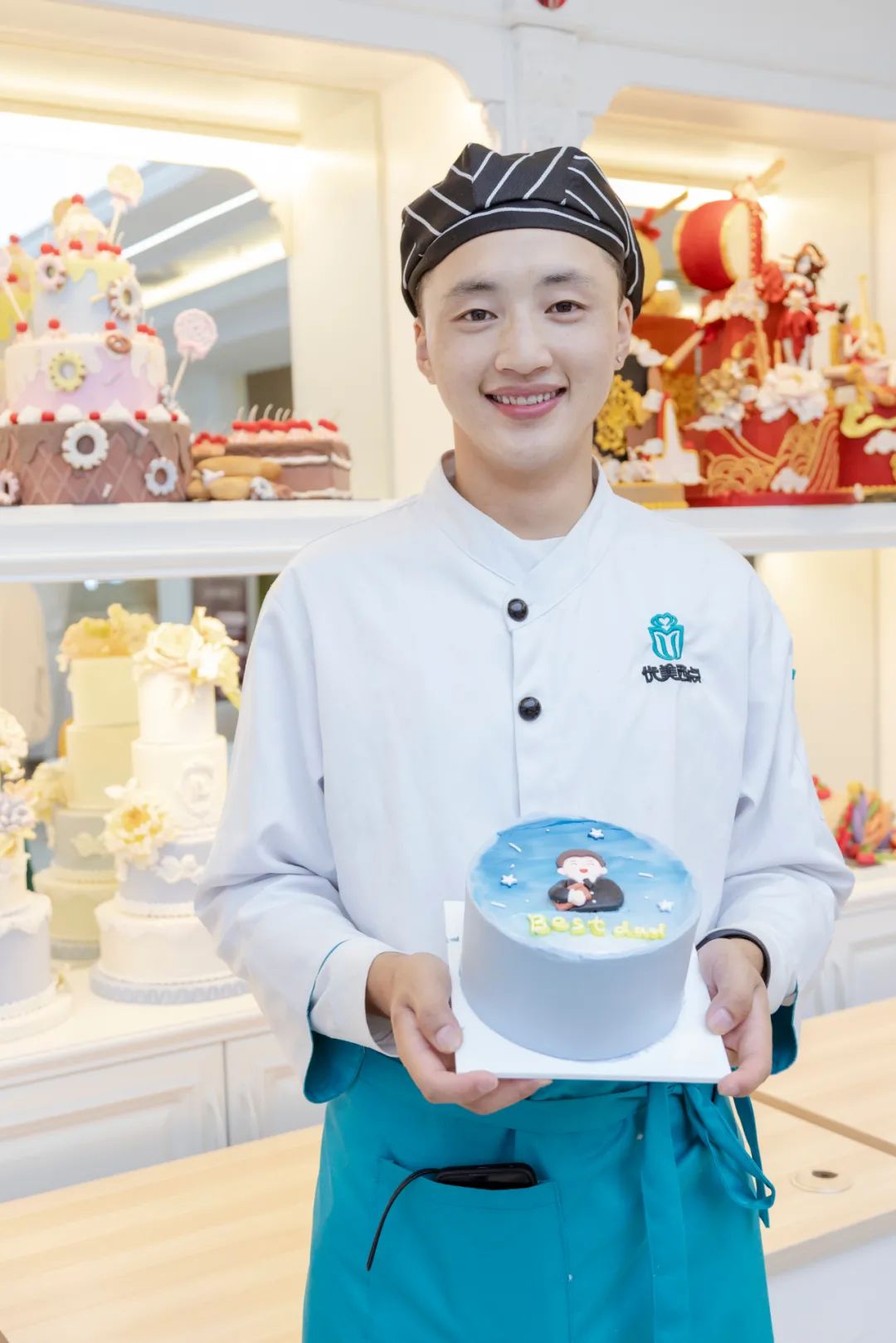 新生故事|他从雪域圣地的理塘而来，梦想着把西点的味道带回家乡