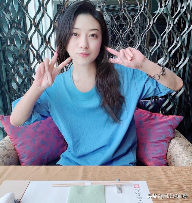 游戏画师沉迷性转自拍，高中生为抗议游戏条例众筹500万|ACGN趣闻