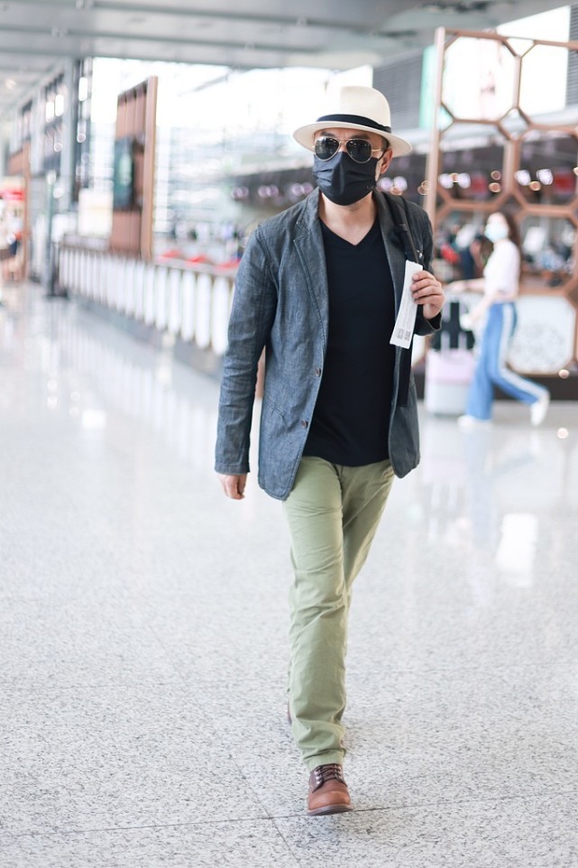 汪涵绿色西装,汪涵穿搭