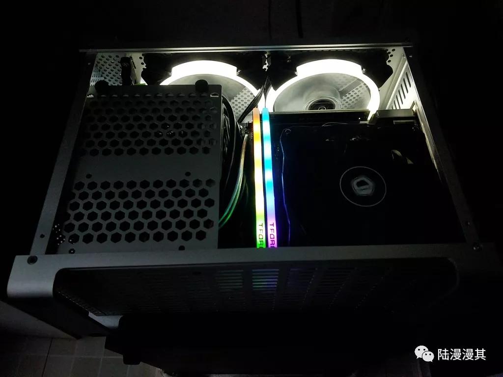 孤勇者mini机箱itx装机,240水冷itx机箱装机全过程