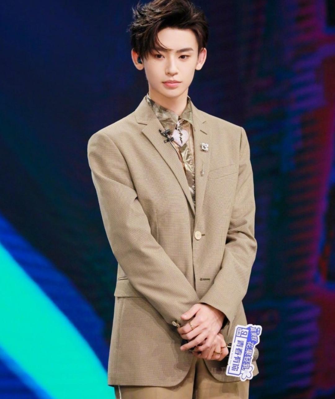 小鬼正骨治驼背,小鬼治驼背痛苦视频