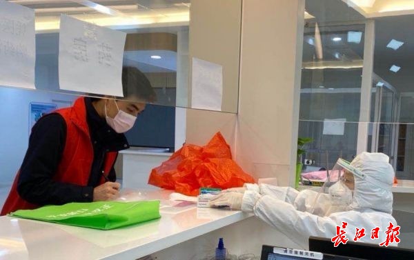 记者探访武汉药企生产线,药店探访