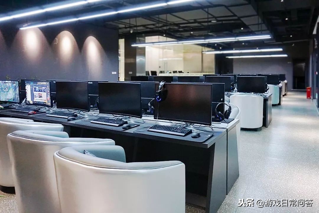 体验中国最贵的网吧,中国最贵的网吧多少钱一小时