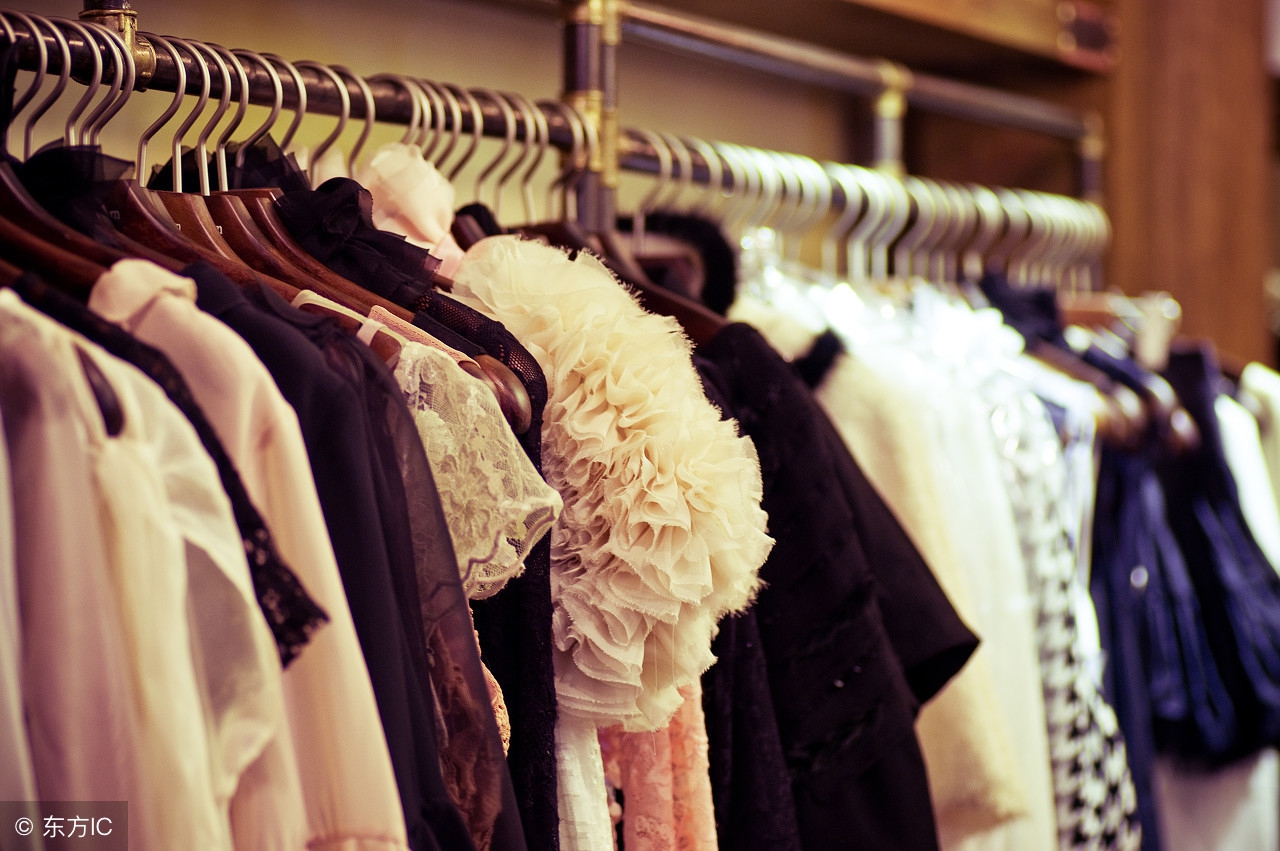 做服装一年赚20万,外贸服装一年5000万流水能赚多少