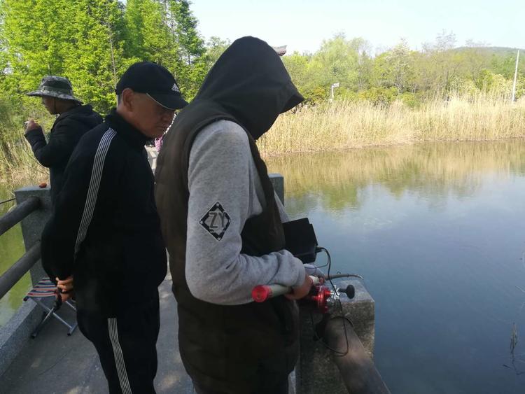 每天百斤鱼获的秘密,牵扯出锚鱼者极力隐藏的“血腥杀戮”