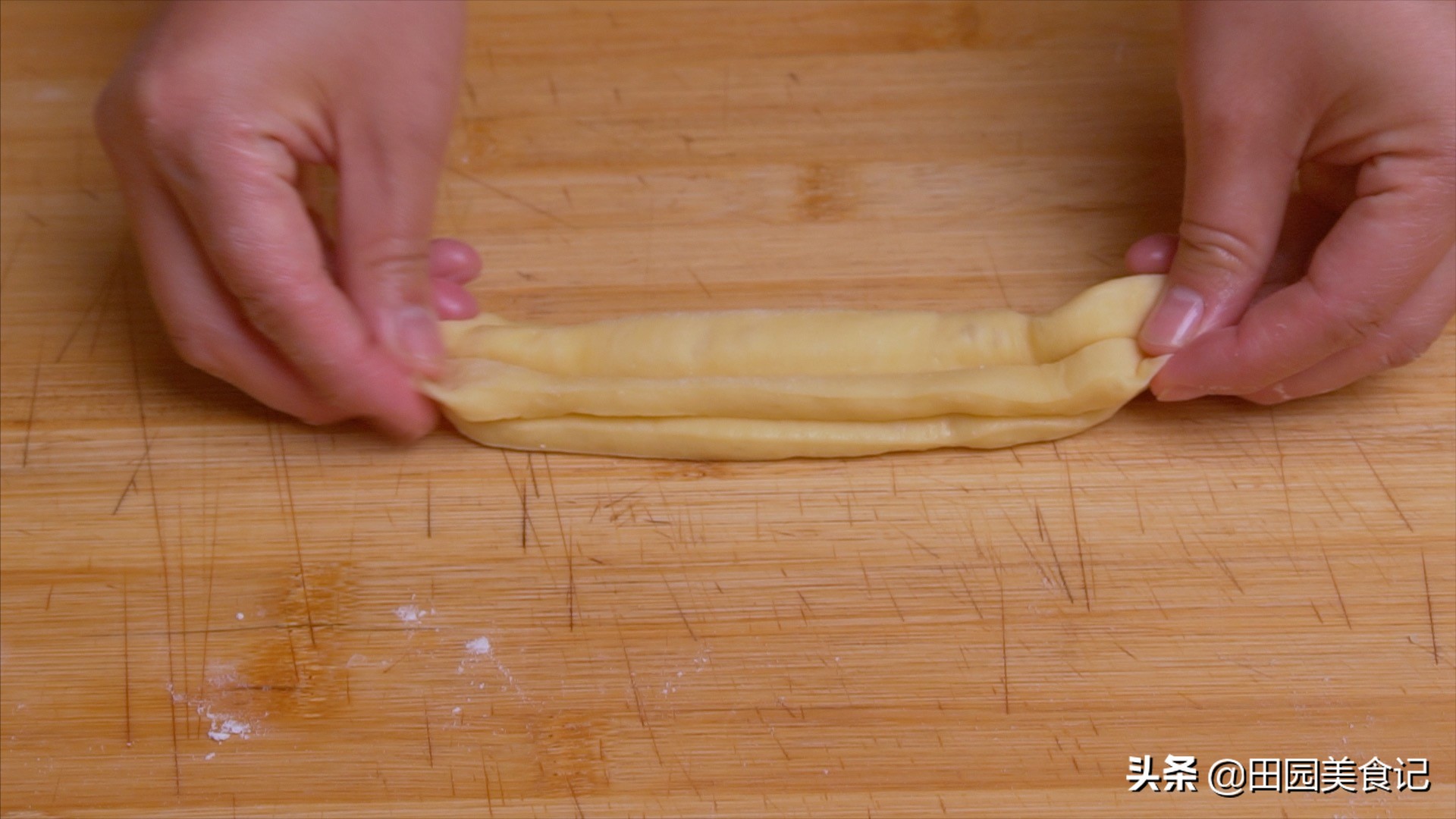 在家就能炸出蓬松酥脆的油条,油条怎么做到蓬松酥脆健康