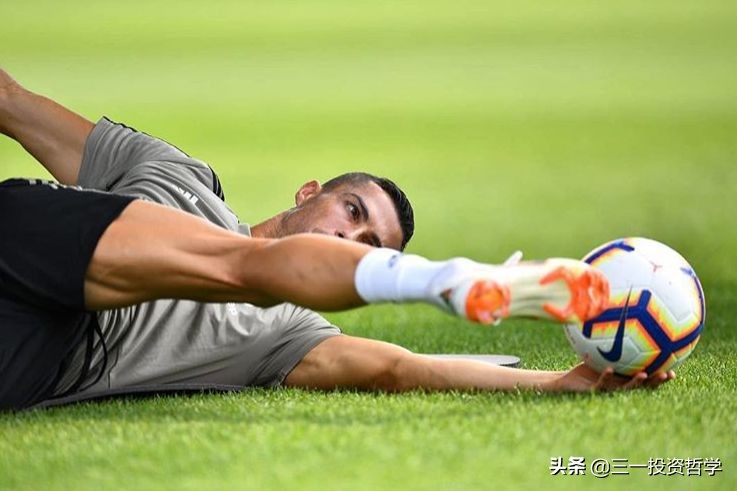 c罗痛哭致敬,c罗的自律已达到让人恐怖的程度